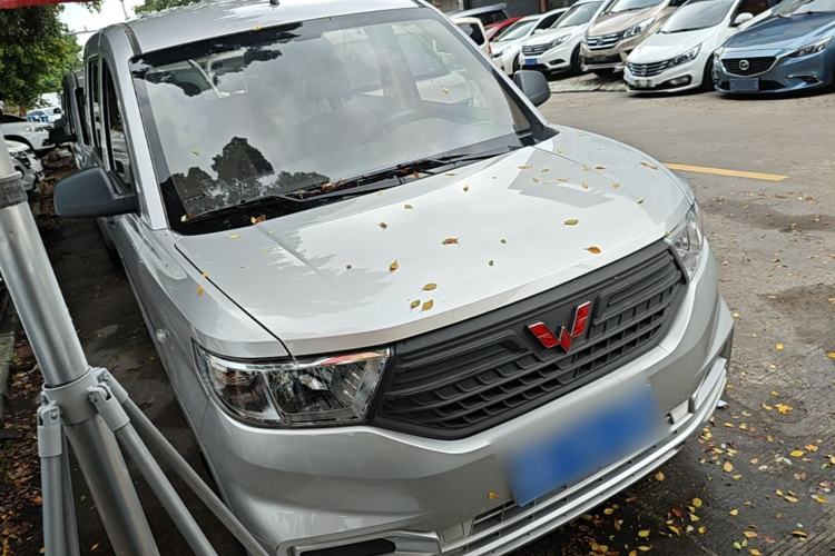 Used Wuling Hongguang V 2022 1.5L Jingqu Edition Electric-Assist LAR Front Right 45 Deg