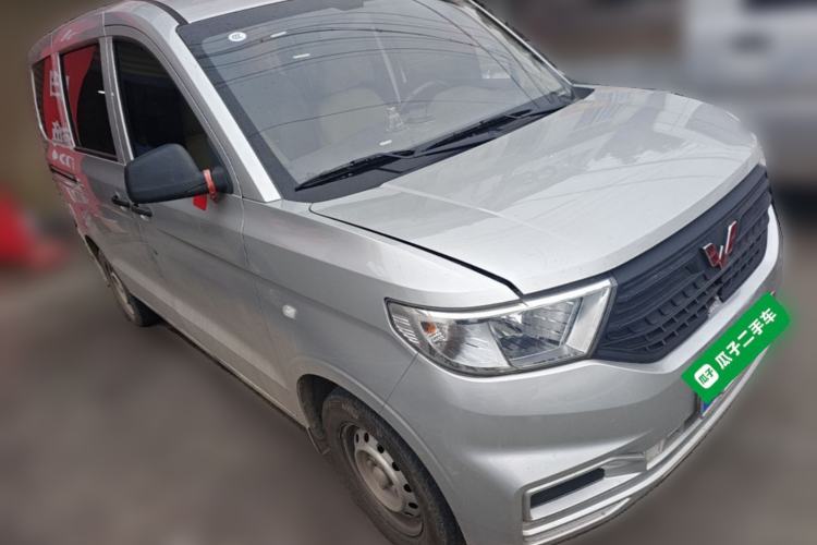 Used Wuling Hongguang V 2022 1.5L Jingqu Edition Electric-Assist LAR Front Right 45 Deg