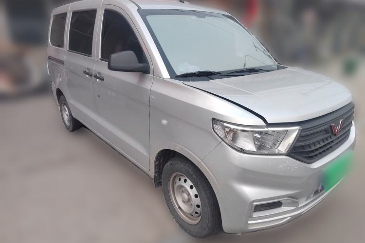 Used Wuling Hongguang V  Front Right 45 Deg