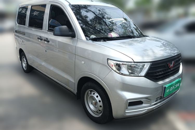 Used Wuling Hongguang V 2022 1.5L Jingqu Edition Electric-Assist LAR Front Right 45 Deg