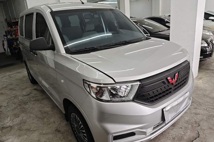Used Wuling Hongguang V 2022 1.5L Jingqu Version Hydraulic Power Steering LAR Front Right 45 Deg