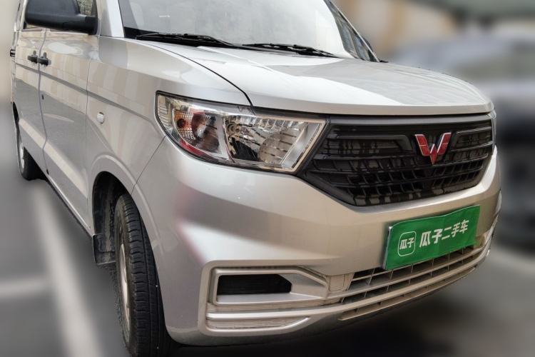 Used Wuling Hongguang V 2022 1.5L Jingqu Version Hydraulic Power Steering LAR Front Right 45 Deg