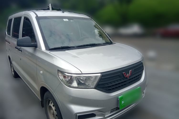 Used Wuling Hongguang V 2022 1.5L Jingqu Edition Electric-Assist LAR Front Right 45 Deg