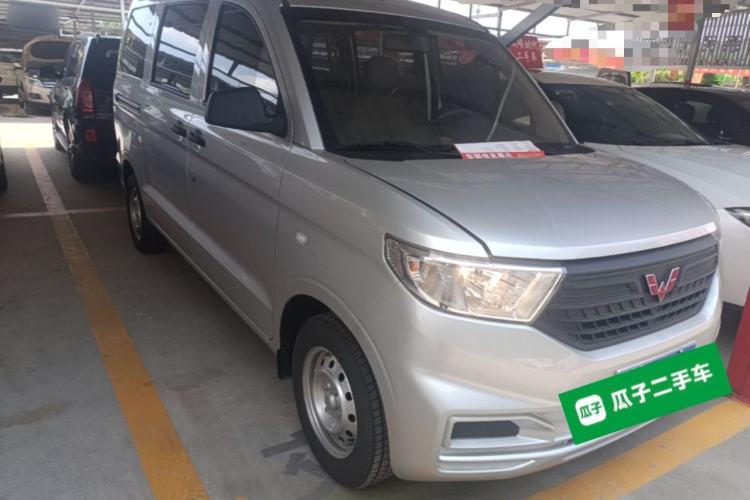 Used Wuling Hongguang V 2022 1.5L Jingqu Edition Electric-Assist LAR Front Right 45 Deg