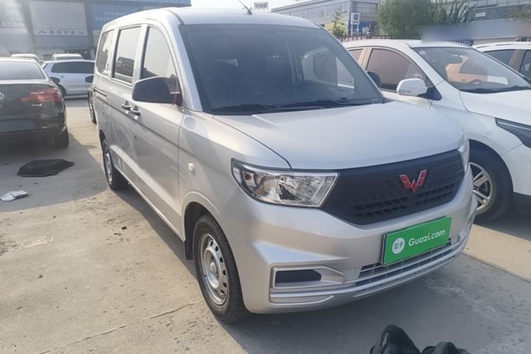 Used Wuling Hongguang V 2022 1.5L Jingqu Edition Electric-Assist LAR Front Right 45 Deg