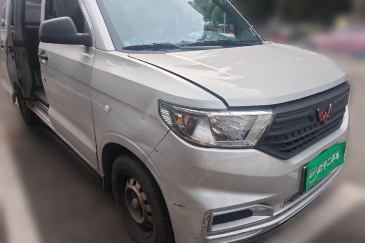 Used Wuling Hongguang V 2022 1.5L Jingqu Edition Electric-Assist LAR Front Right 45 Deg
