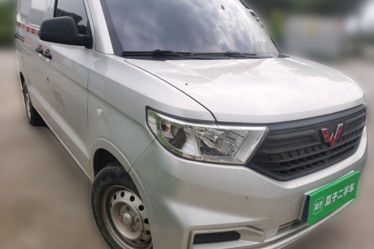 Used Wuling Hongguang V 2022 1.5L Jingqu Edition Enclosed-Window Vehicle with Hydraulic Power Steering LAR Front Right 45 Deg