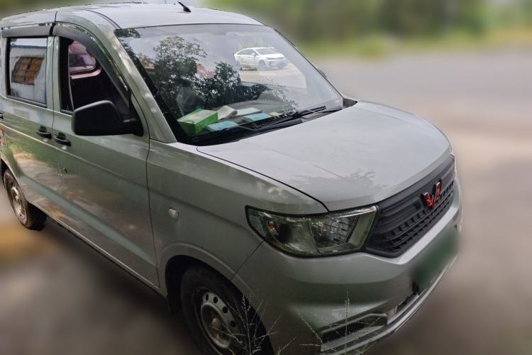 Used Wuling Hongguang V 2022 1.5L Jingqu Version Hydraulic Power Steering LAR Front Right 45 Deg