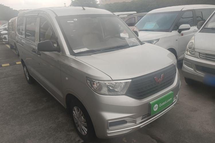 Used Wuling Hongguang V 2022 1.5L Jingqu Edition Electric-Assist LAR Front Right 45 Deg