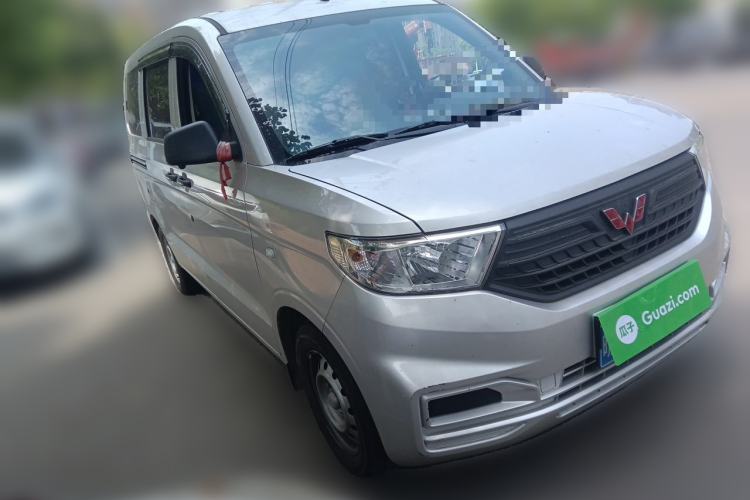 Used Wuling Hongguang V 2022 1.5L Jingqu Edition Electric-Assist LAR Front Right 45 Deg