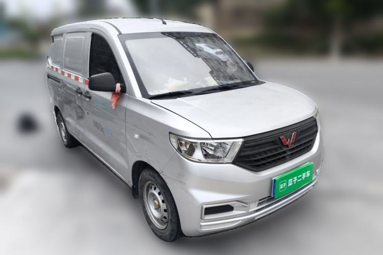 Used Wuling Hongguang V 2022 1.5L Jingqu Edition Enclosed-Window Vehicle with Hydraulic Power Steering LAR Front Right 45 Deg