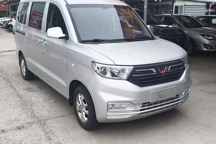 Used Wuling Hongguang V 2022 1.5L Enjoy Edition Electric-Powered LAR Front Right 45 Deg