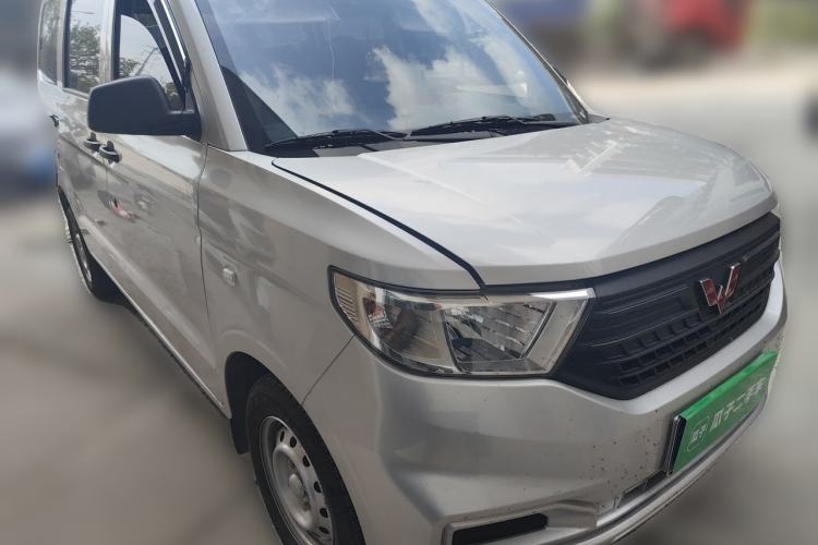 Used Wuling Hongguang V 2022 1.5L Jingqu Edition Electric-Assist LAR Front Right 45 Deg