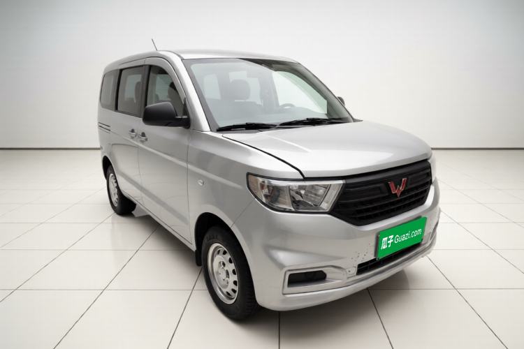 Used Wuling Hongguang V 2022 1.5L Jingqu Edition Electric-Assist LAR Front Right 45 Deg