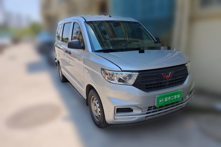 Used Wuling Hongguang V 2022 1.5L Jingqu Edition Electric-Assist LAR Front Right 45 Deg
