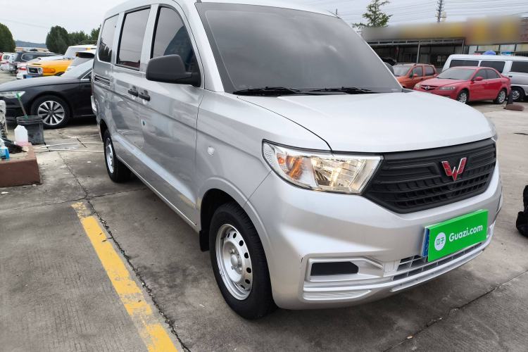 Used Wuling Hongguang V 2022 1.5L Jingqu Edition Electric-Assist LAR Front Right 45 Deg