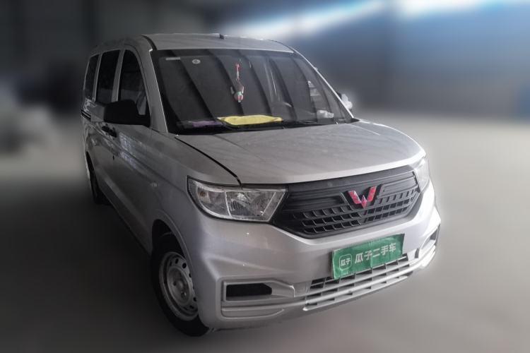 Used Wuling Hongguang V 2022 1.5L Jingqu Edition Electric-Assist LAR Front Right 45 Deg