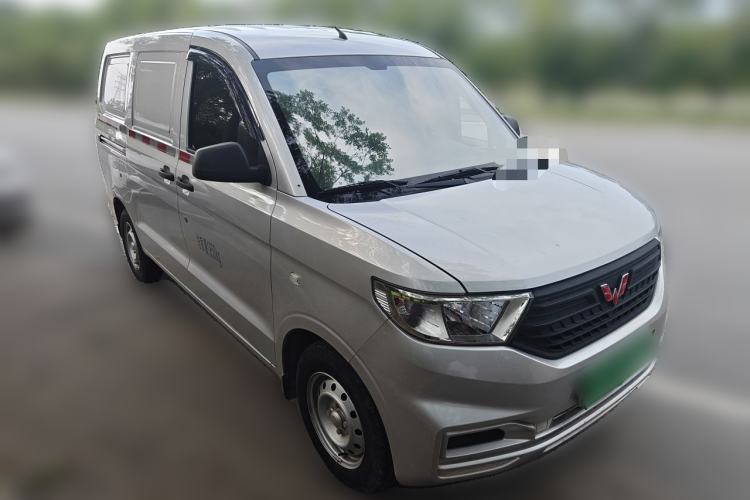 Used Wuling Hongguang V 2022 1.5L Jingqu Edition Enclosed-Window Vehicle with Hydraulic Power Steering LAR Front Right 45 Deg