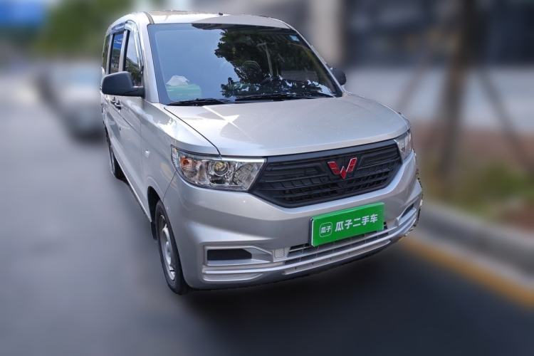 Used Wuling Hongguang V 2022 1.5L Jingqu Edition Electric-Assist LAR Front Right 45 Deg