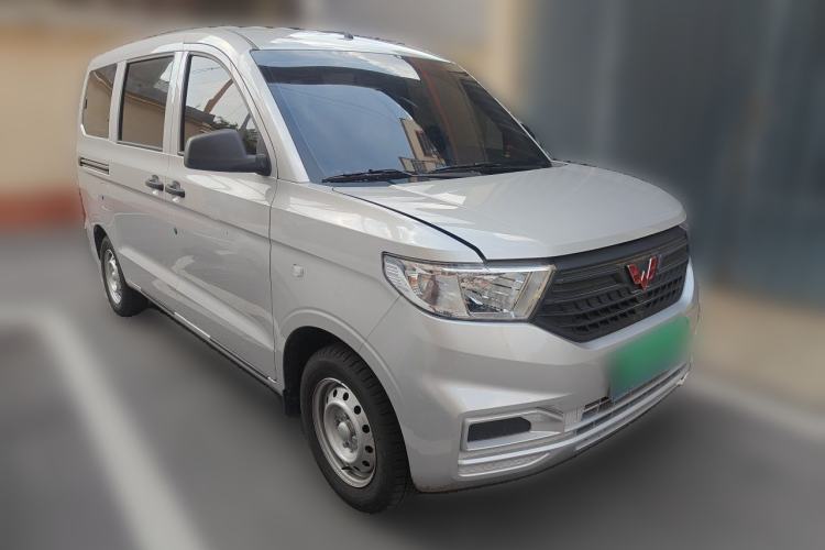 Used Wuling Hongguang V 2022 1.5L Jingqu Edition Electric-Assist LAR Front Right 45 Deg