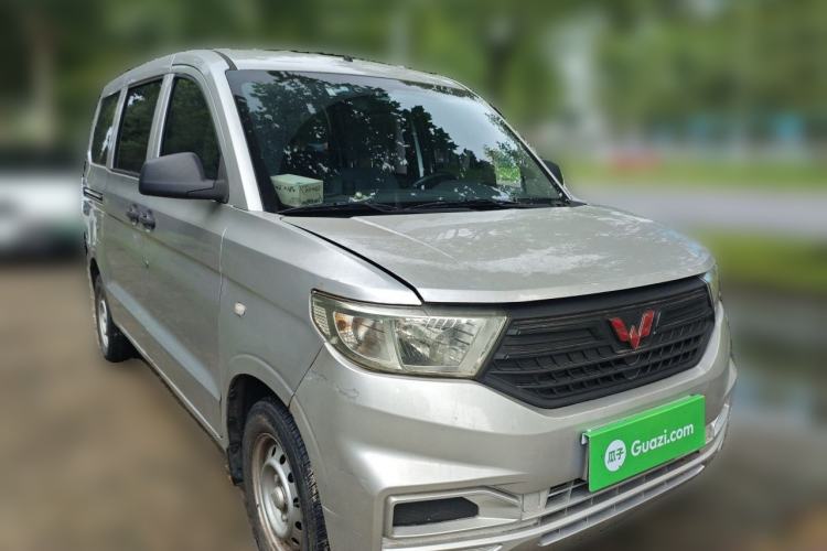 Used Wuling Hongguang V 2022 1.5L Jingqu Version Hydraulic Power Steering LAR Front Right 45 Deg