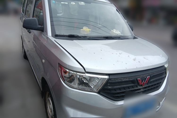 Used Wuling Hongguang V 2022 1.5L Jingqu Edition Electric-Assist LAR Front Right 45 Deg