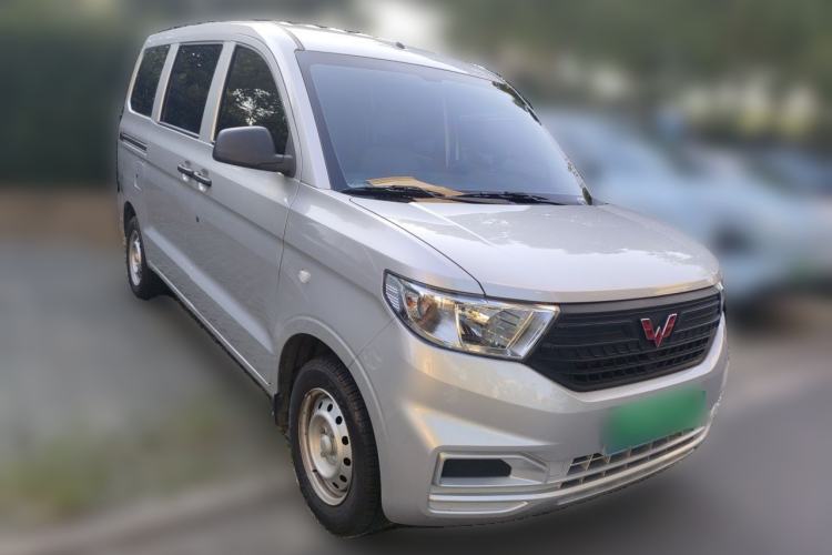 Used Wuling Hongguang V 2022 1.5L Jingqu Edition Electric-Assist LAR Front Right 45 Deg