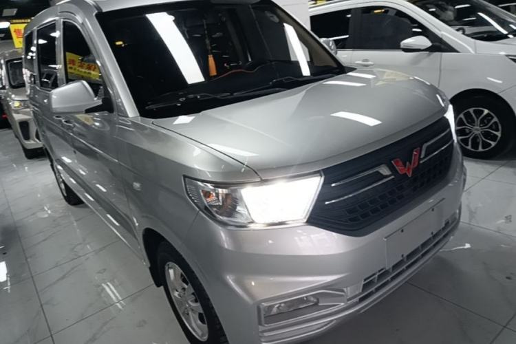 Used Wuling Hongguang V 2022 1.5L Enjoy Edition Electric-Powered LAR Front Right 45 Deg