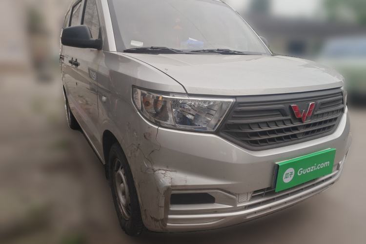 Used Wuling Hongguang V 2022 1.5L Jingqu Edition Electric-Assist LAR Front Right 45 Deg