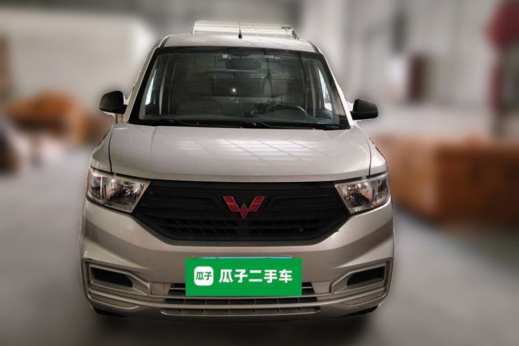 Used Wuling Hongguang V 2022 1.5L Jingqu Edition Enclosed-Window Vehicle with Hydraulic Power Steering LAR Front