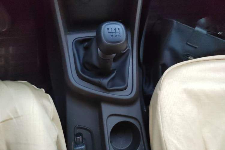 Used Wuling Hongguang V 2022 1.5L Jingqu Edition Electric-Assist LAR Gear Lever