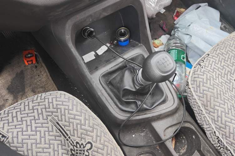 Used Wuling Hongguang V 2022 1.5L Jingqu Edition Electric-Assist LAR Gear Lever