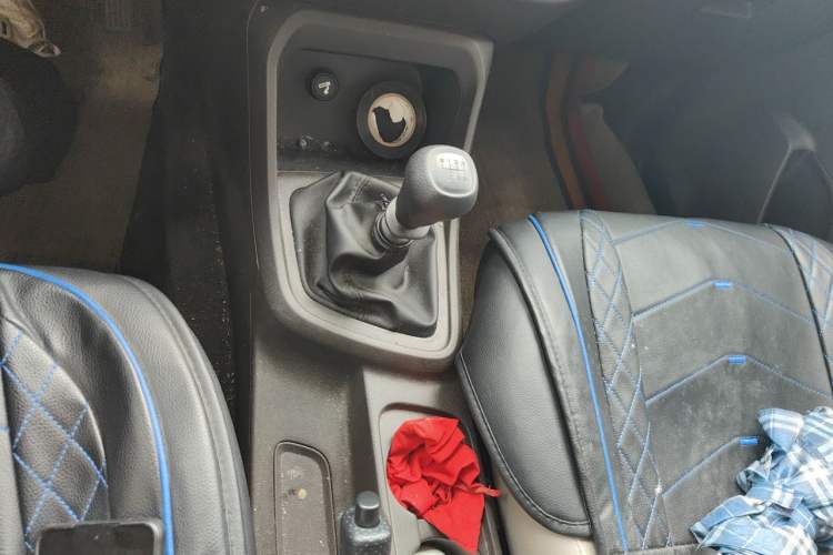 Used Wuling Hongguang V 2022 1.5L Enjoy Edition Electric-Powered LAR Gear Lever