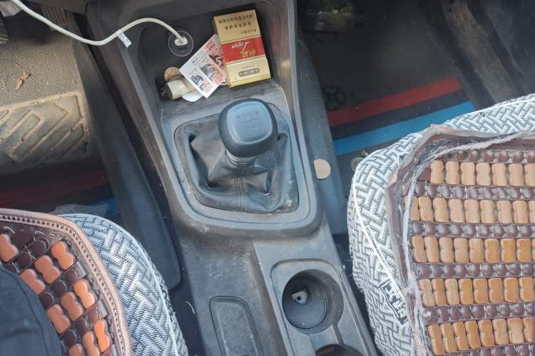Used Wuling Hongguang V 2022 1.5L Jingqu Edition Electric-Assist LAR Gear Lever