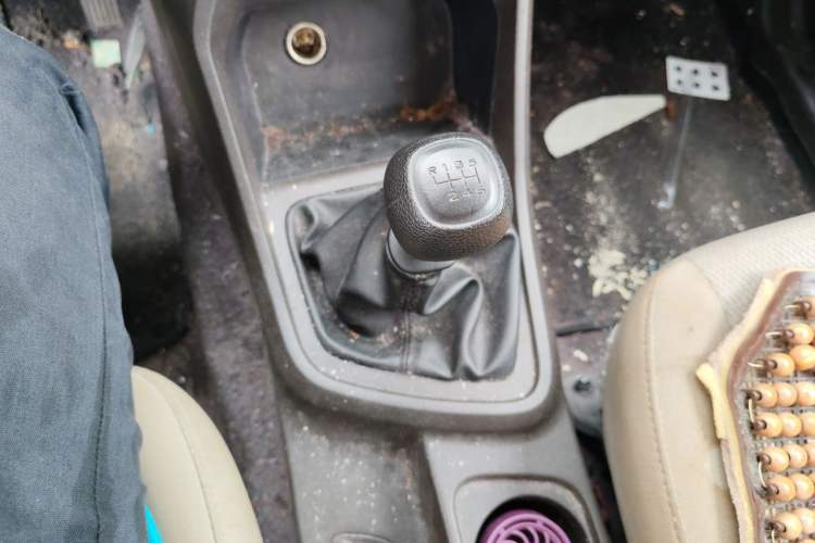 Used Wuling Hongguang V 2022 1.5L Jingqu Version Hydraulic Power Steering LAR Gear Lever