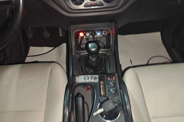 Used Wuling Hongguang V 2022 1.5L Enjoy Edition Hydraulic Power Steering LAR Gear Lever