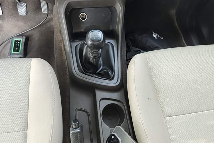 Used Wuling Hongguang V 2022 1.5L Jingqu Version Hydraulic Power Steering LAR Gear Lever