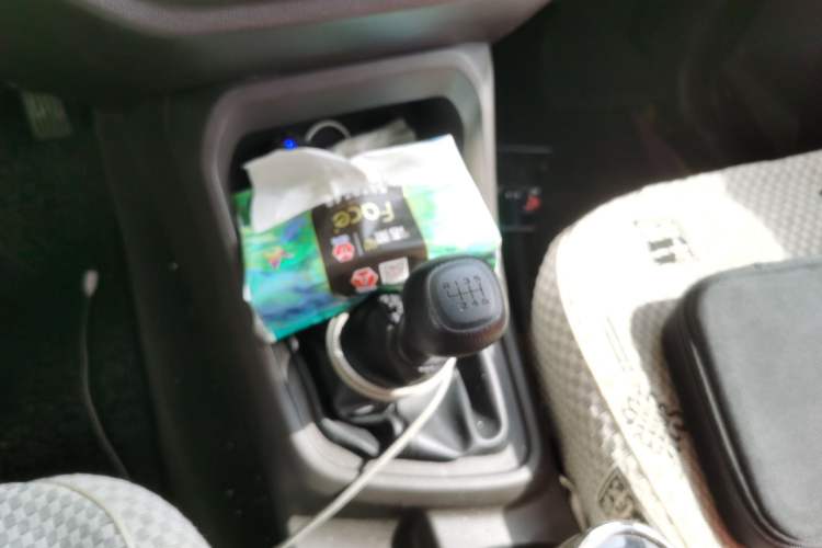 Used Wuling Hongguang V 2022 1.5L Enjoy Edition Electric-Powered LAR Gear Lever