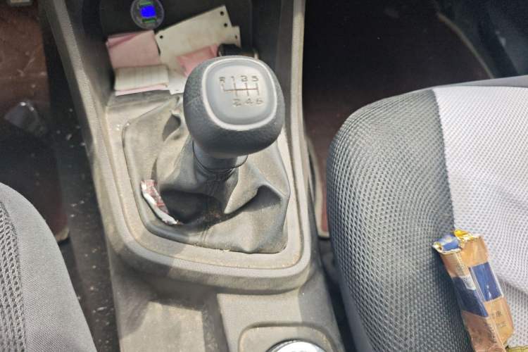 Used Wuling Hongguang V 2022 1.5L Jingqu Edition Electric-Assist LAR Gear Lever