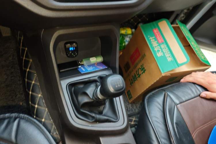 Used Wuling Hongguang V 2022 1.5L Enjoy Edition Electric-Powered LAR Gear Lever