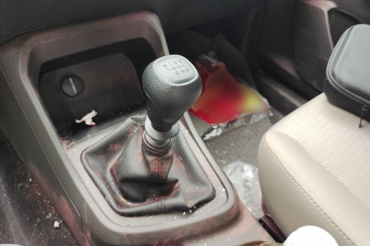 Used Wuling Hongguang V 2022 1.5L Jingqu Edition Electric-Assist LAR Gear Lever