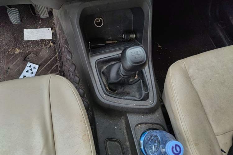 Used Wuling Hongguang V 2022 1.5L Jingqu Edition Electric-Assist LAR Gear Lever