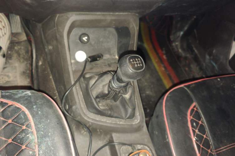 Used Wuling Hongguang V 2022 1.5L Jingqu Edition Electric-Assist LAR Gear Lever