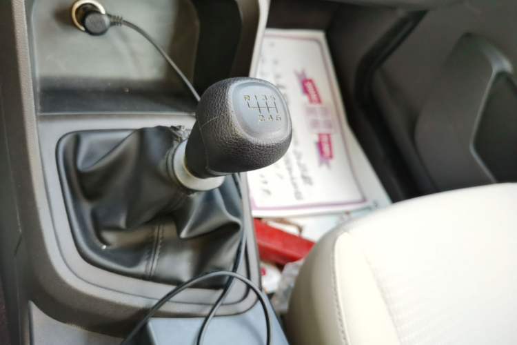Used Wuling Hongguang V 2022 1.5L Jingqu Version Hydraulic Power Steering LAR Gear Lever