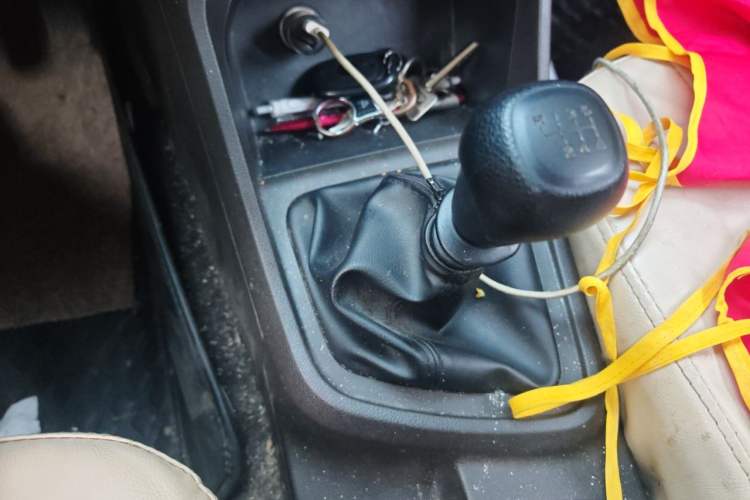 Used Wuling Hongguang V 2022 1.5L Jingqu Edition Electric-Assist LAR Gear Lever