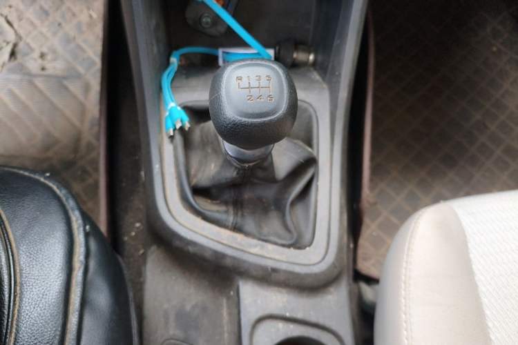 Used Wuling Hongguang V 2022 1.5L Jingqu Version Hydraulic Power Steering LAR Gear Lever