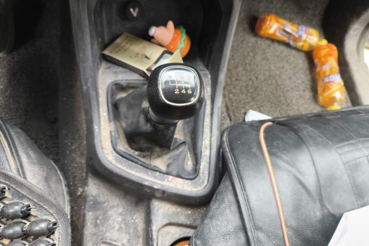 Used Wuling Hongguang V 2022 1.5L Jingqu Edition Enclosed-Window Vehicle with Hydraulic Power Steering LAR Gear Lever