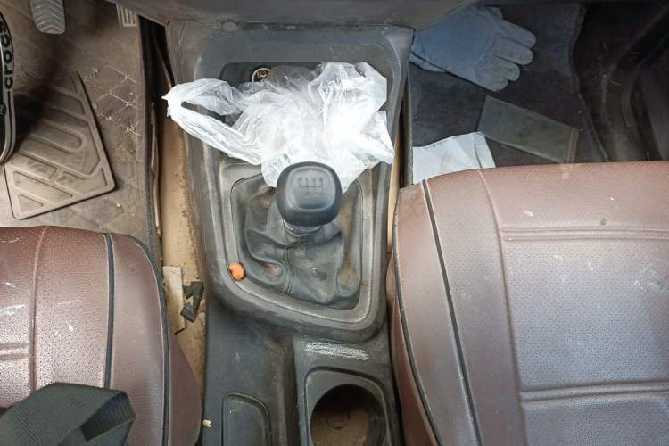 Used Wuling Hongguang V 2022 1.5L Jingqu Edition Electric-Assist LAR Gear Lever