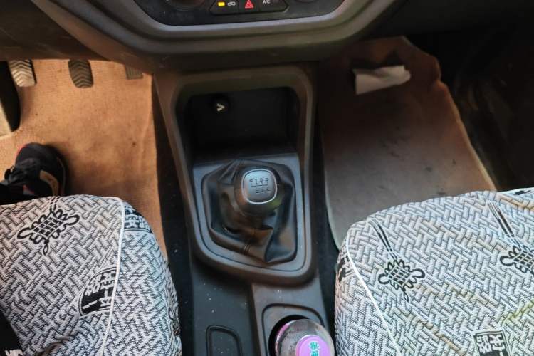 Used Wuling Hongguang V 2022 1.5L Jingqu Edition Electric-Assist LAR Gear Lever