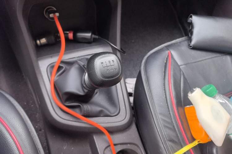 Used Wuling Hongguang V 2022 1.5L Jingqu Version Hydraulic Power Steering LAR Gear Lever